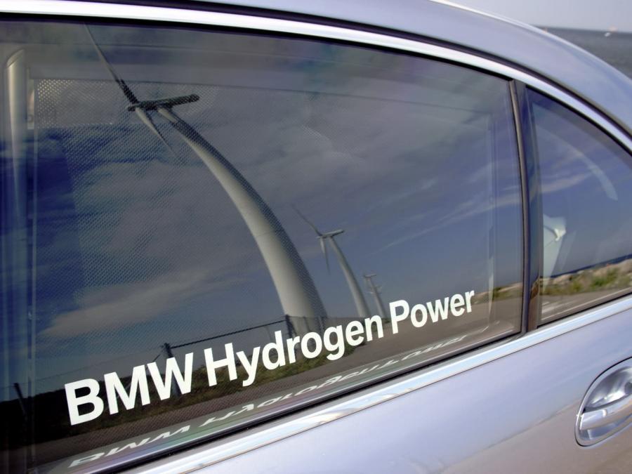  BMW Hydrogen 7 2006 года  (фото 48 из 73)